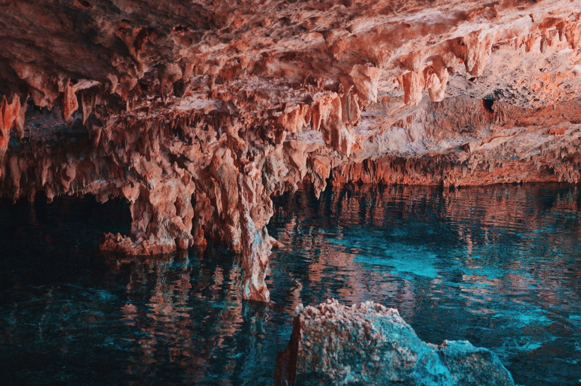 Cenote sagrado en la península de Yucatán